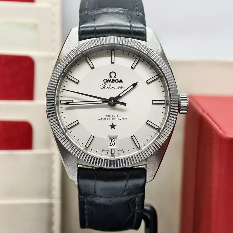 Globemaster Stainless Steel / Silver / Leather