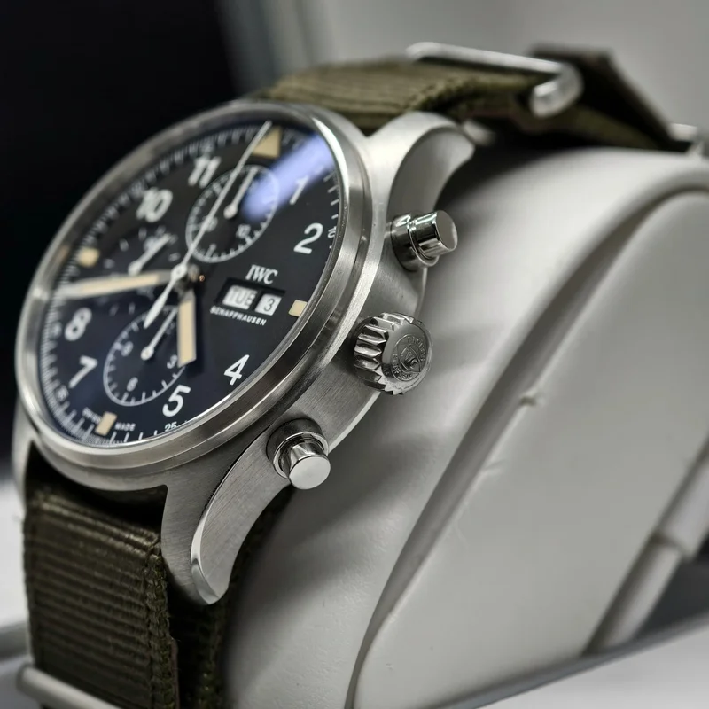 Thumb Pilot's Watch Chronograph Tribute to 3706