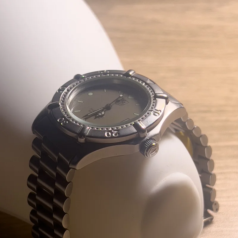 Thumb Tag Heuer 2000 Pre-WK