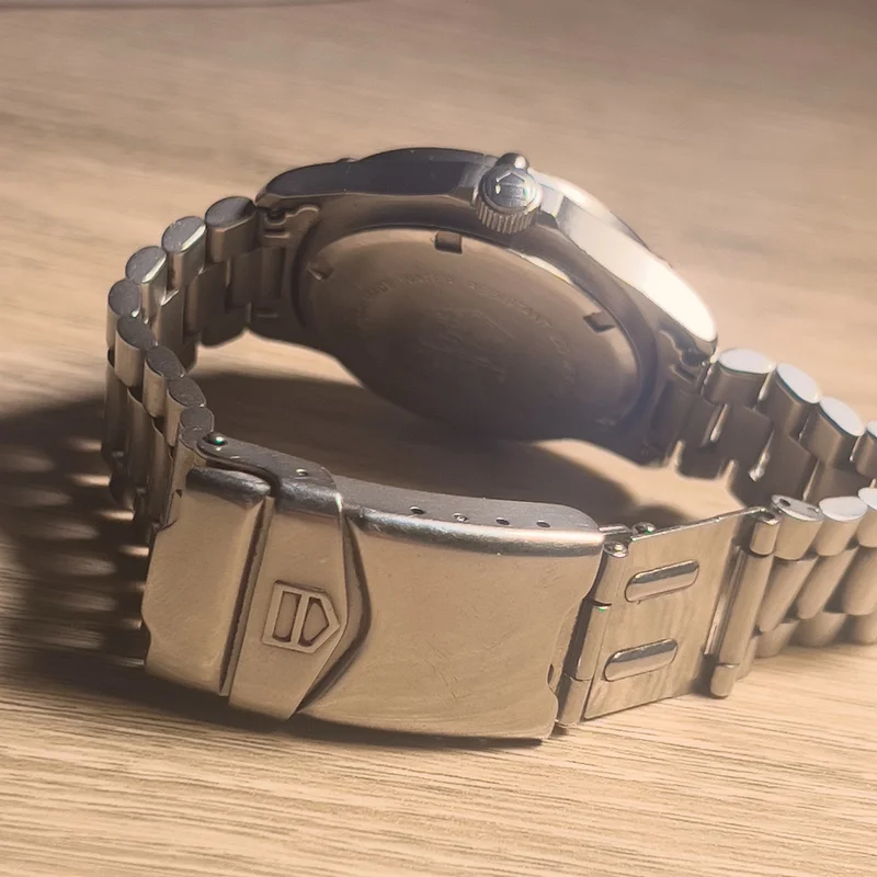 Thumb Tag Heuer 2000 Pre-WK