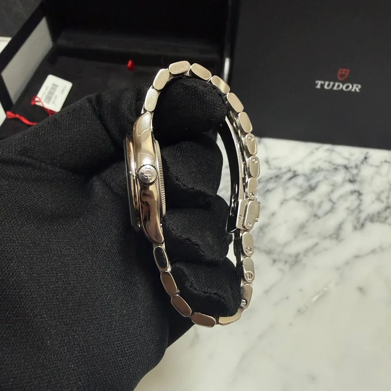 Thumb 1926 28 Stainless Steel / Opaline