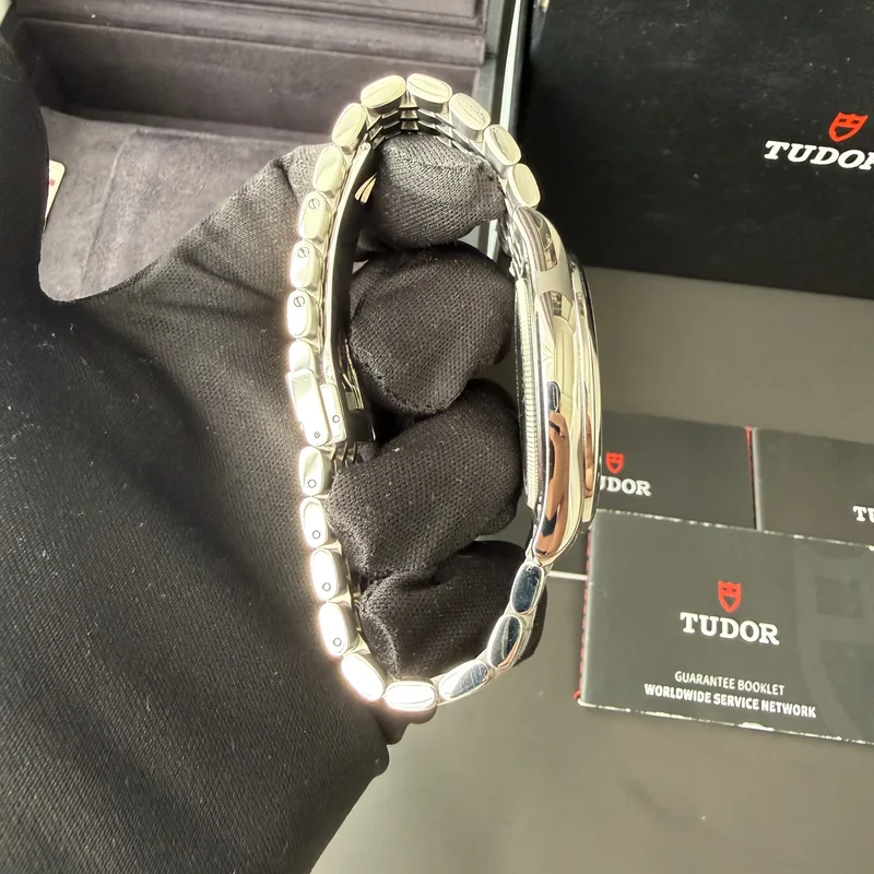 Thumb 1926 41 Stainless Steel / Opaline
