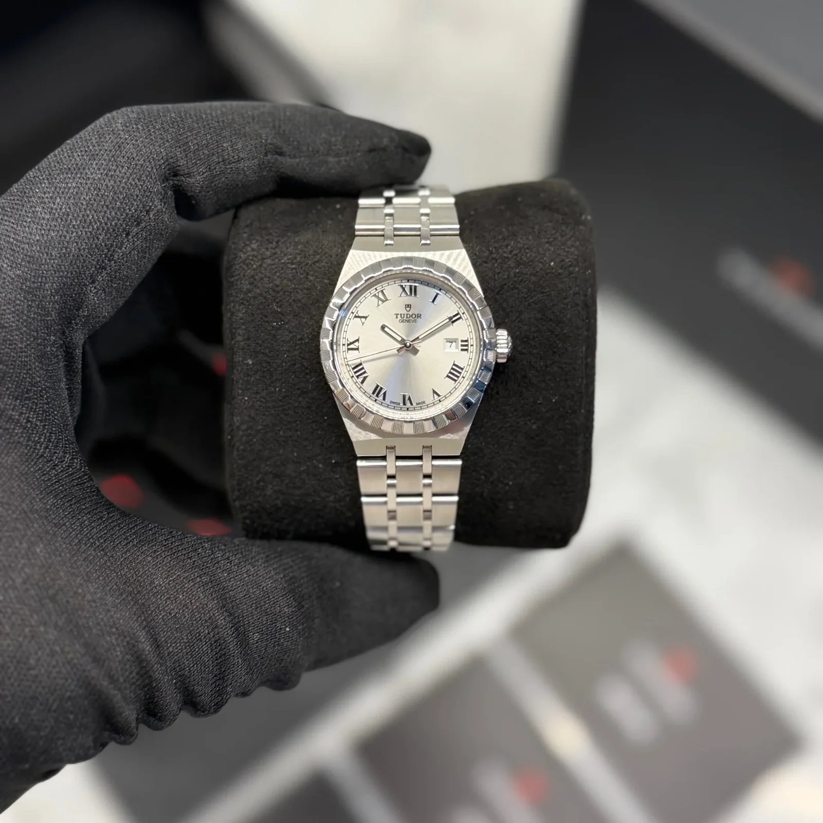 Royal Date 28 Stainless Steel / Silver - Roman