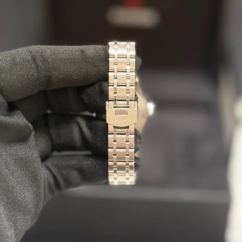 Thumb Royal Date 28 Stainless Steel / Blue - Roman