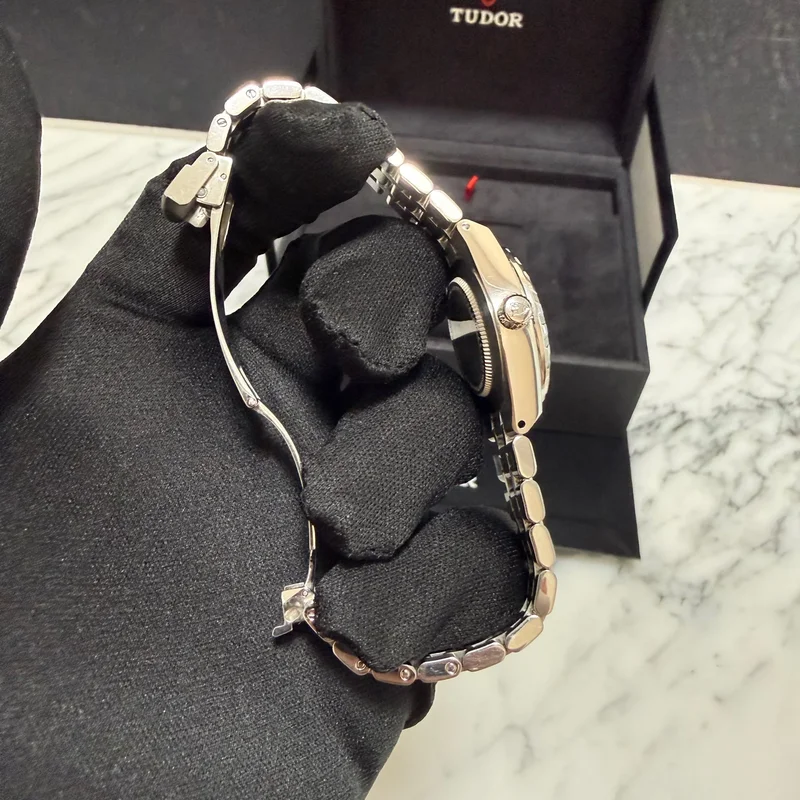 Thumb Royal Date 28 Stainless Steel / Blue - Roman